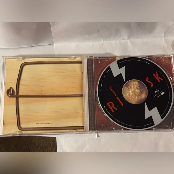 Megadeth Risk CD. - Picture 3 of 3